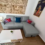 Gatu Premium Villa Flamenca , Preferente Mayores De 25 Anos Y Familias