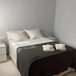 Apartamento Con Garaje, Centrico Y Playa