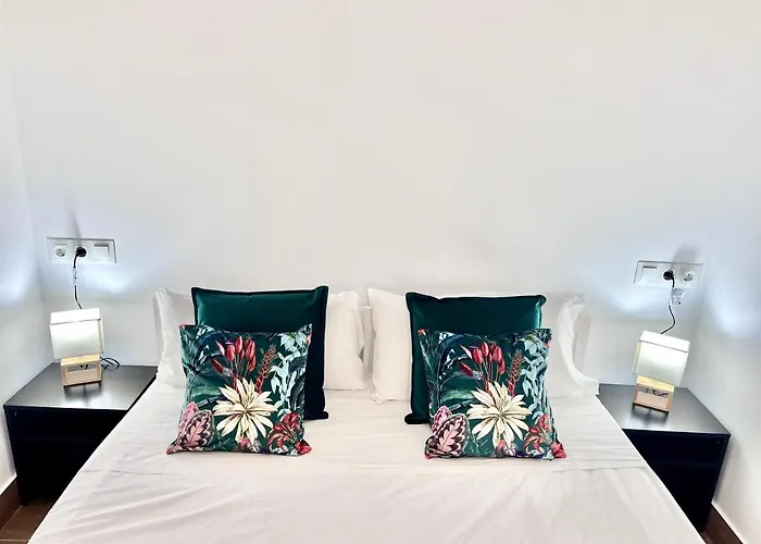 Gatu Premium Villa Flamenca , Preferente Mayores De 25 Anos Y Familias
