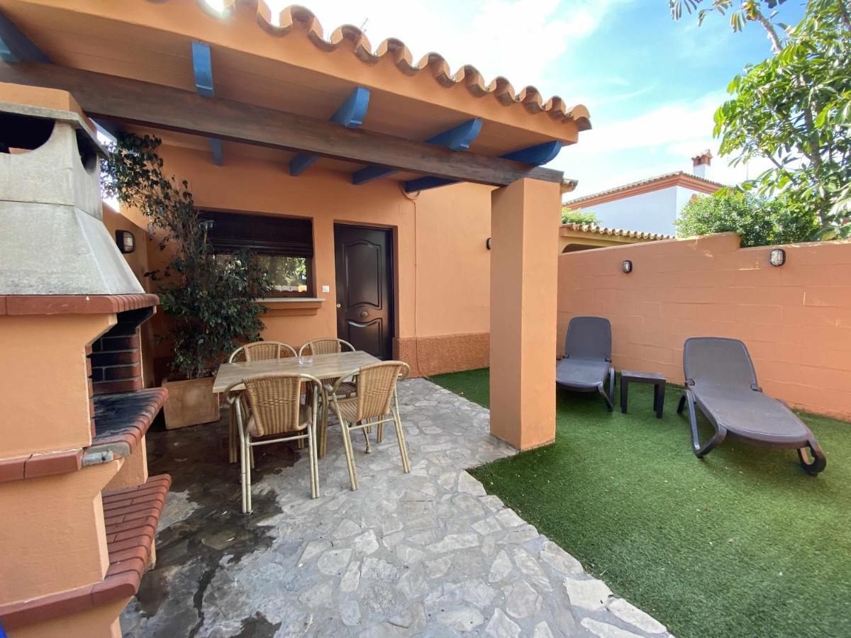 Casa Familiar Cerca De La Playa Con Piscina Compartida Habitación en casa particular *