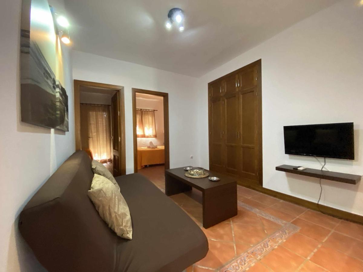 Casa Familiar Cerca De La Playa Con Piscina Compartida Habitación en casa particular