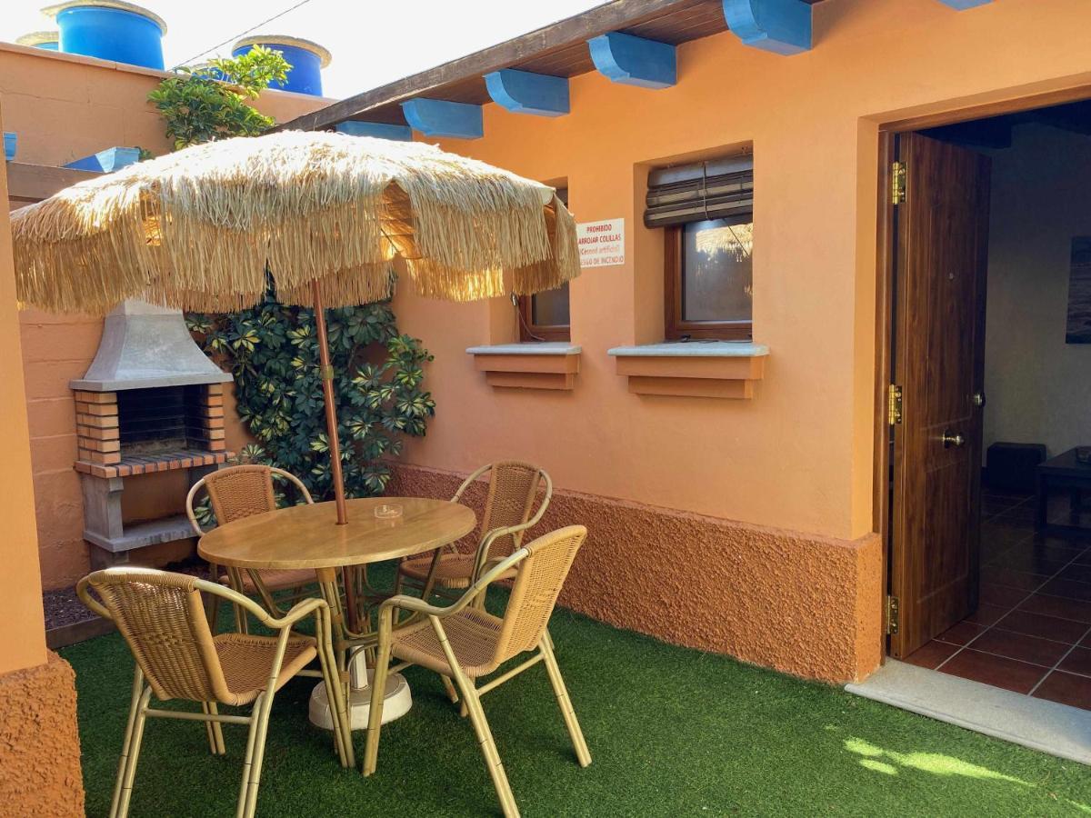 Estudio Con Jardincito Privado Barbacoa Y Piscina Compartida Parejas Apartamento