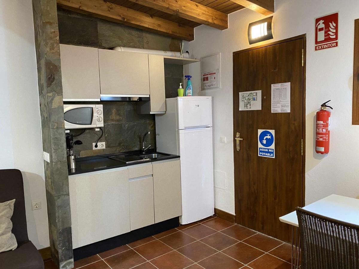 Estudio Con Jardincito Privado Barbacoa Y Piscina Compartida Parejas Apartamento