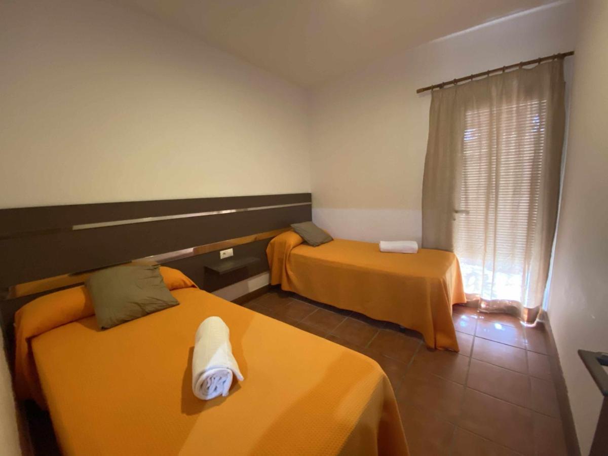 Casa Familiar Cerca De La Playa Con Piscina Compartida *
