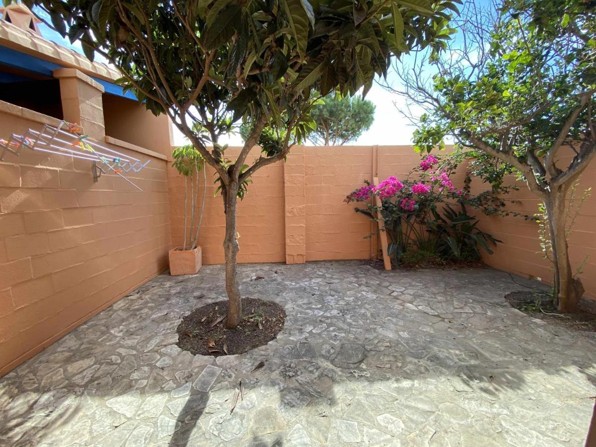 Casa Familiar Cerca De La Playa Con Piscina Compartida Habitación en casa particular