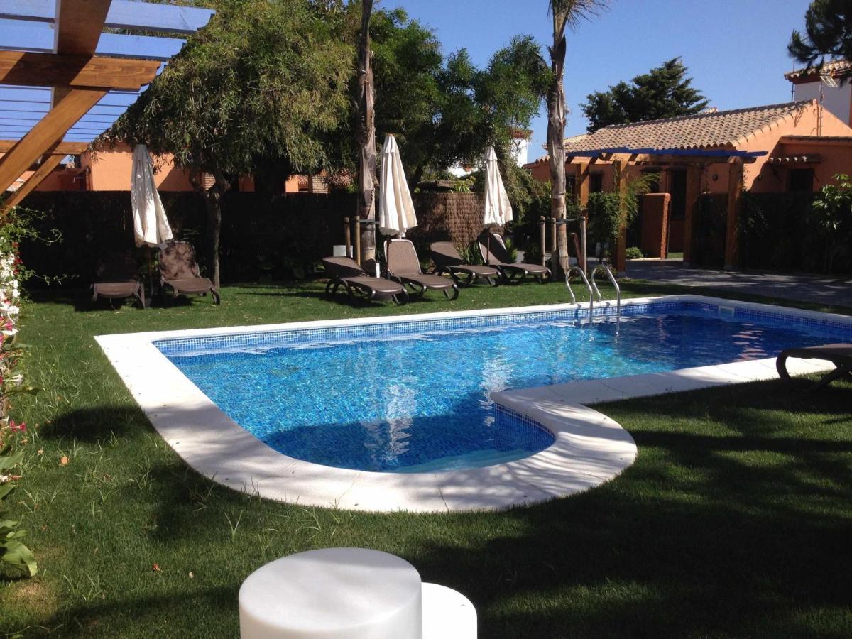 Habitación en casa particular Casa Familiar Cerca De La Playa Con Piscina Compartida *