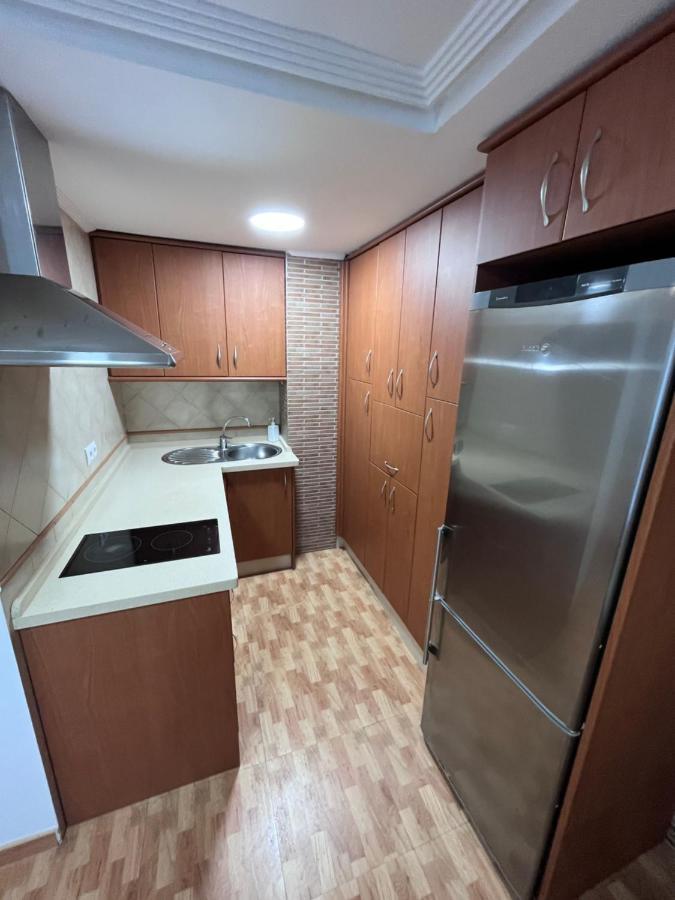 Gatu Elvira Junto Al Hospital Y Playa 2 Dormit Y 2 Banos, Preferente Mayores De 25 Anos Y Familias * Cadiz