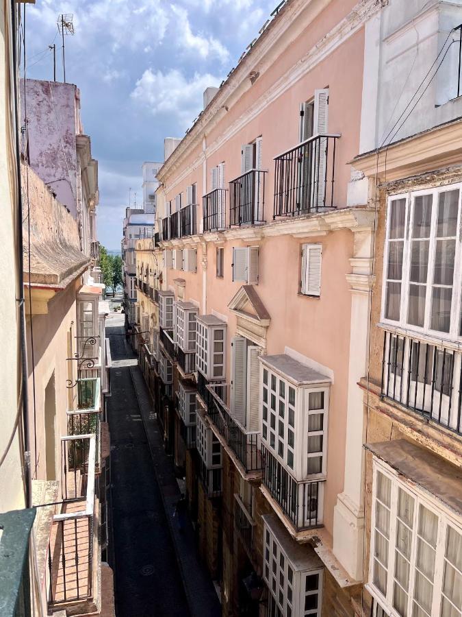 Gatu Premium Flamenca , Preferente Mayores De 25 Anos Y Familias *