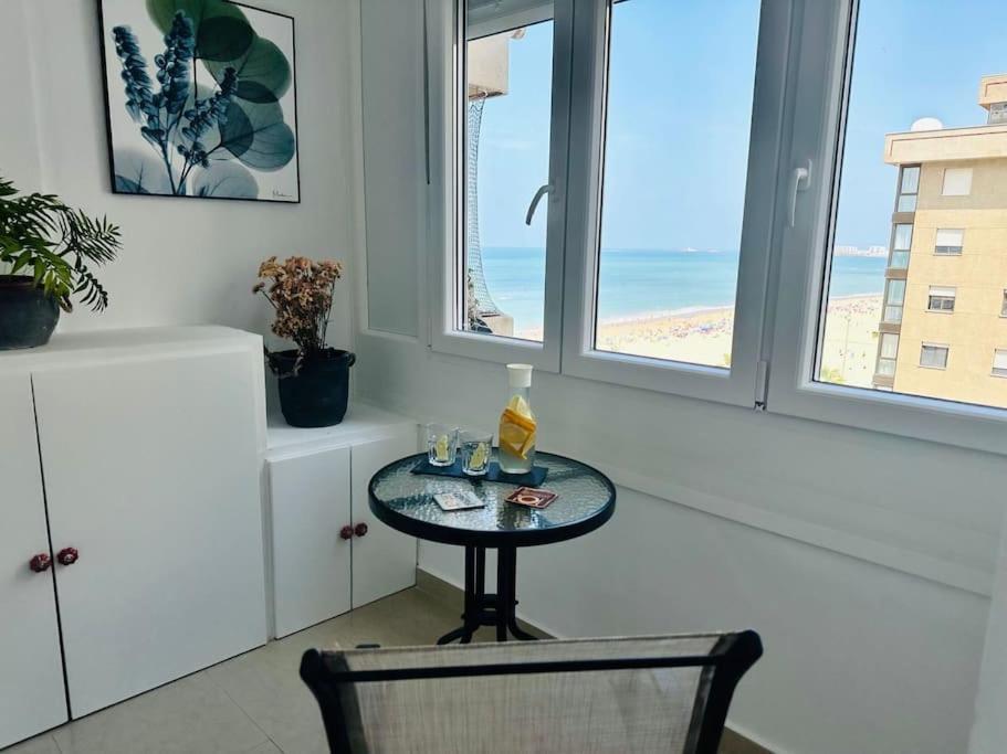 A Pie De Playa. Apartment Cadiz