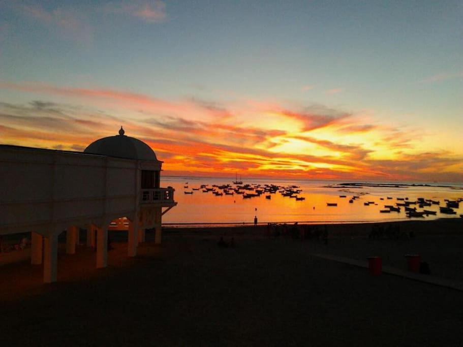 Con Garaje, Centrico Y Playa