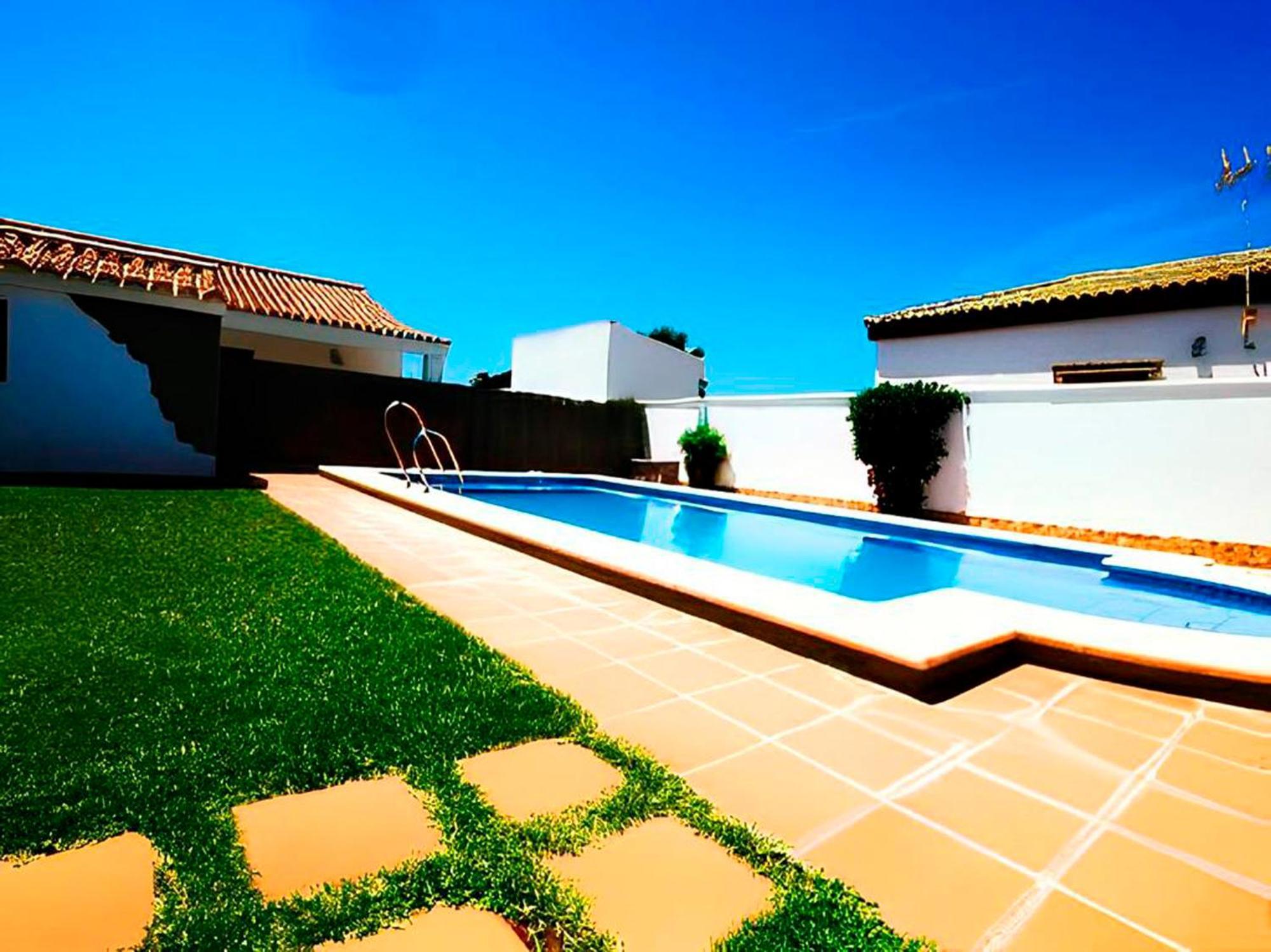 Con Piscina Compartida Y Jardin Privado Cadiz