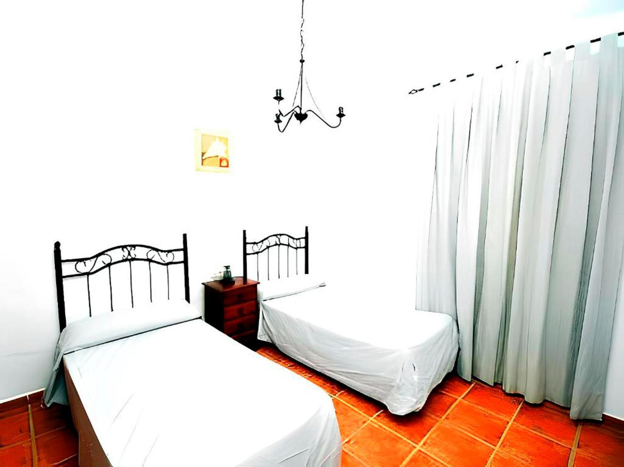 Con Piscina Compartida Y Jardin Privado Cadiz