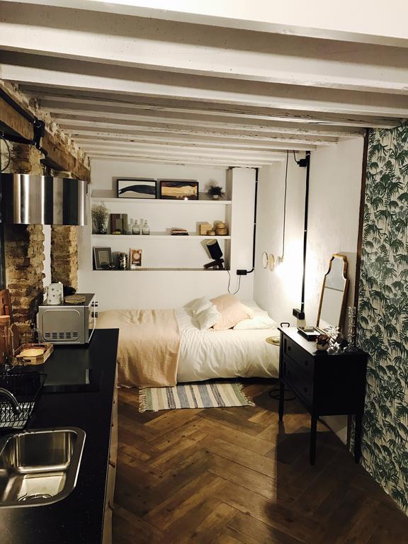 Atico Falla Apartment *