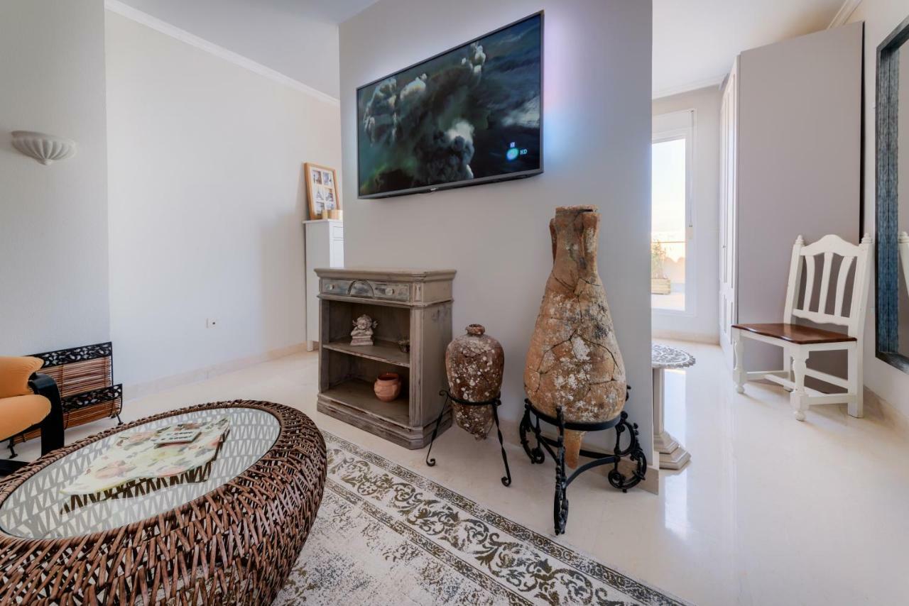 Apartamento ático Parque Kotinoussa *