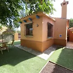 Casabungalow En Complejo Turistico Con Jardin Pr