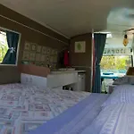 JABUTI Autocaravana con porche y aparcamiento