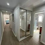 Cozy Room In Stylish Flat Just Steps From The Beach