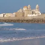 A 5 Min De La Playa Victoria Y Del Htal Pta Mar