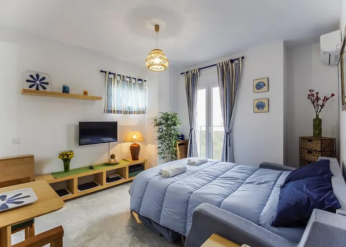 La Victoria Home Free Parking By Cadiz4Rentals