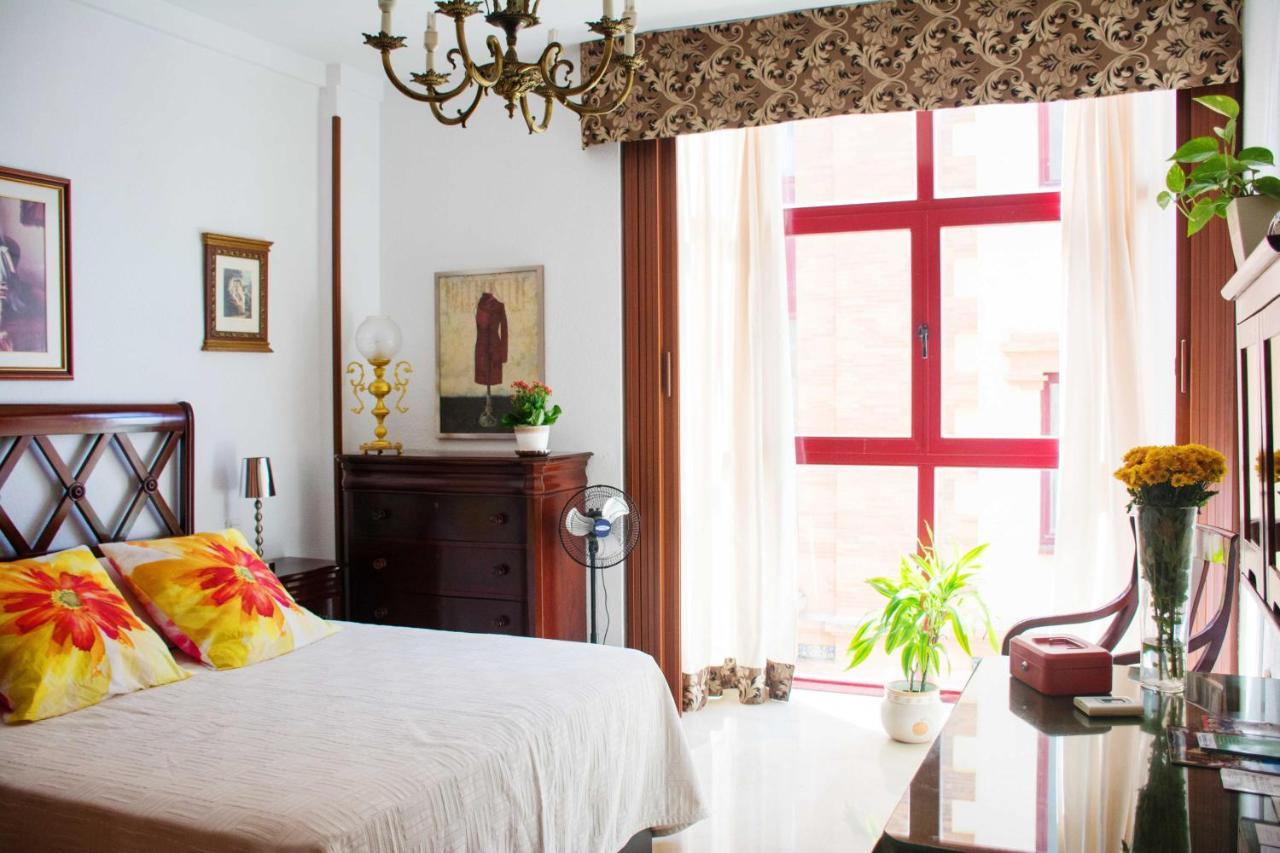Aparthotel House *