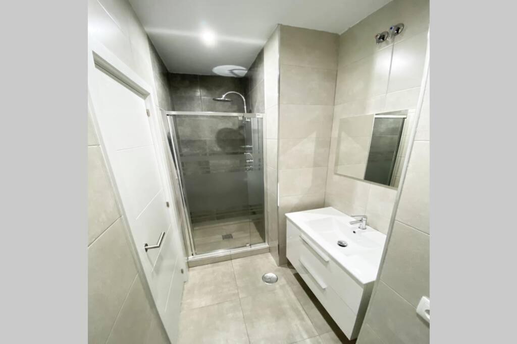 Apartamento Duque de Nájera (playa la Caleta) *