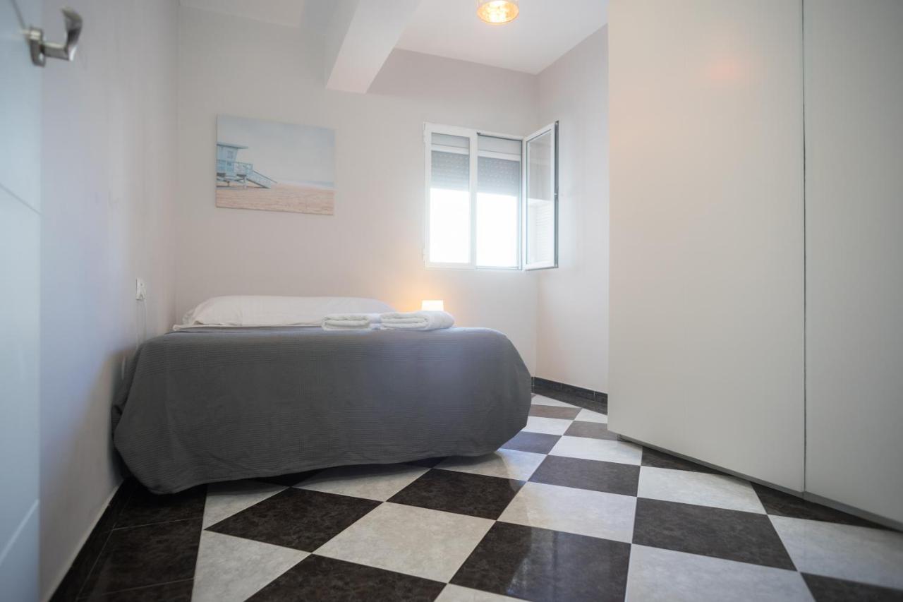 Caleta Basic Ha Apartamento *