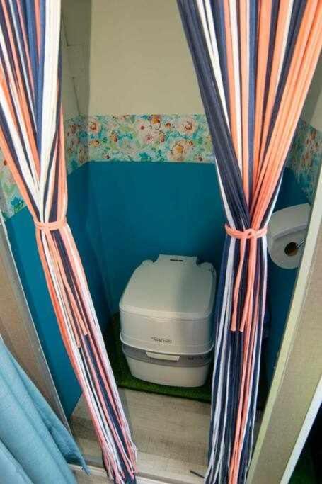 Jabuti Autocaravana Con Porche Y Aparcamiento Camping *