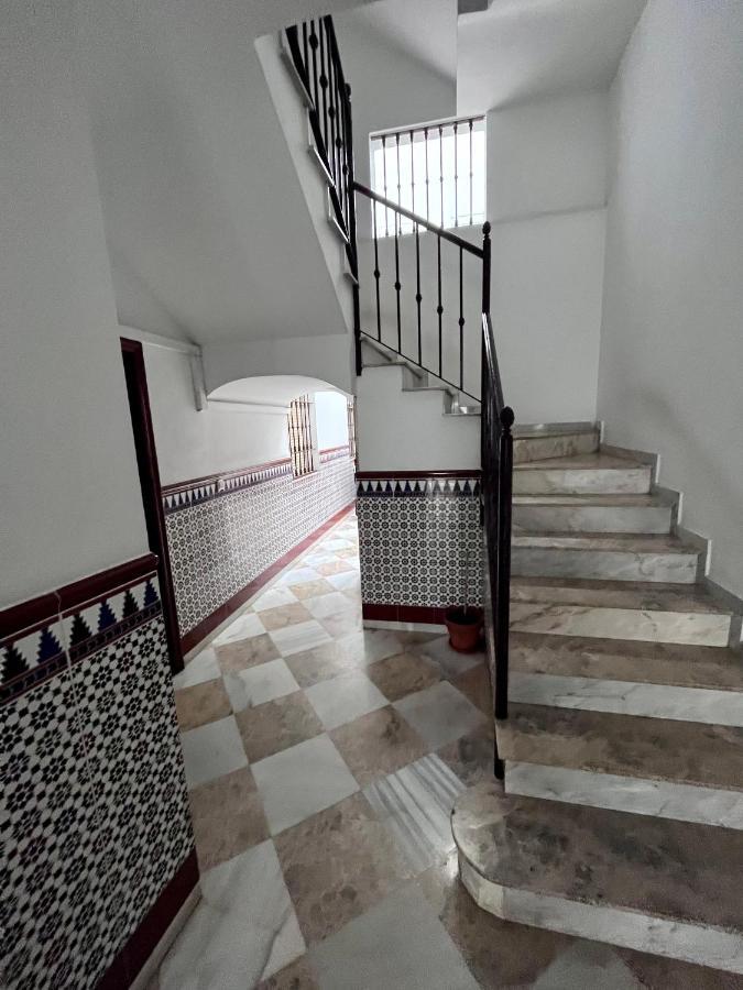 Gatu Paraguay , Preferente Mayores 21 Anos Y Familias