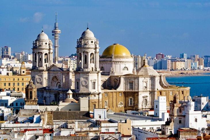 Privada Con Bano. Cadiz