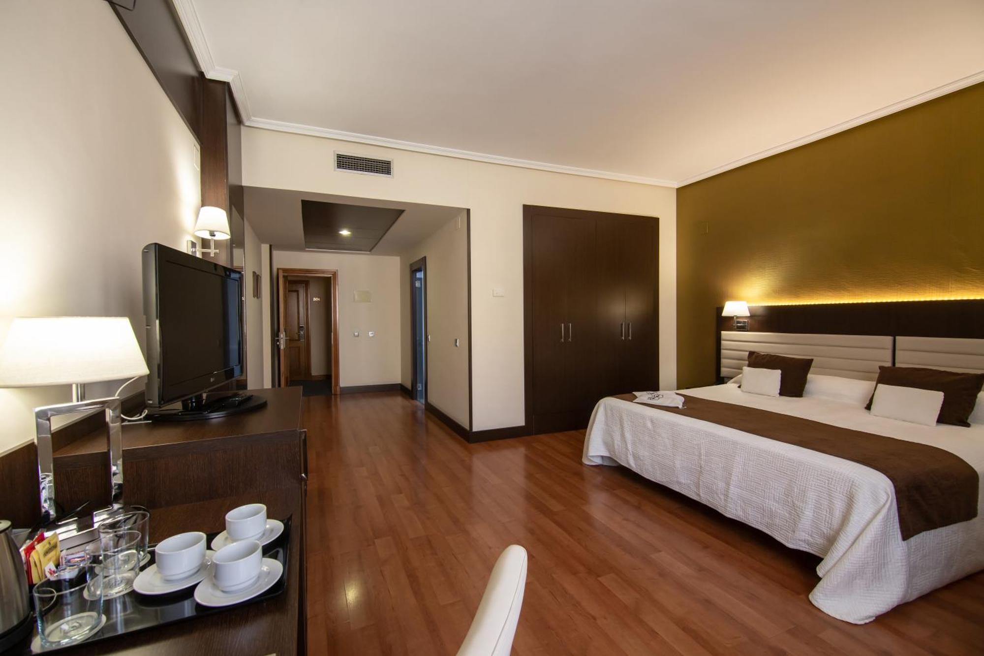Hotel Monte Puertatierra 4*