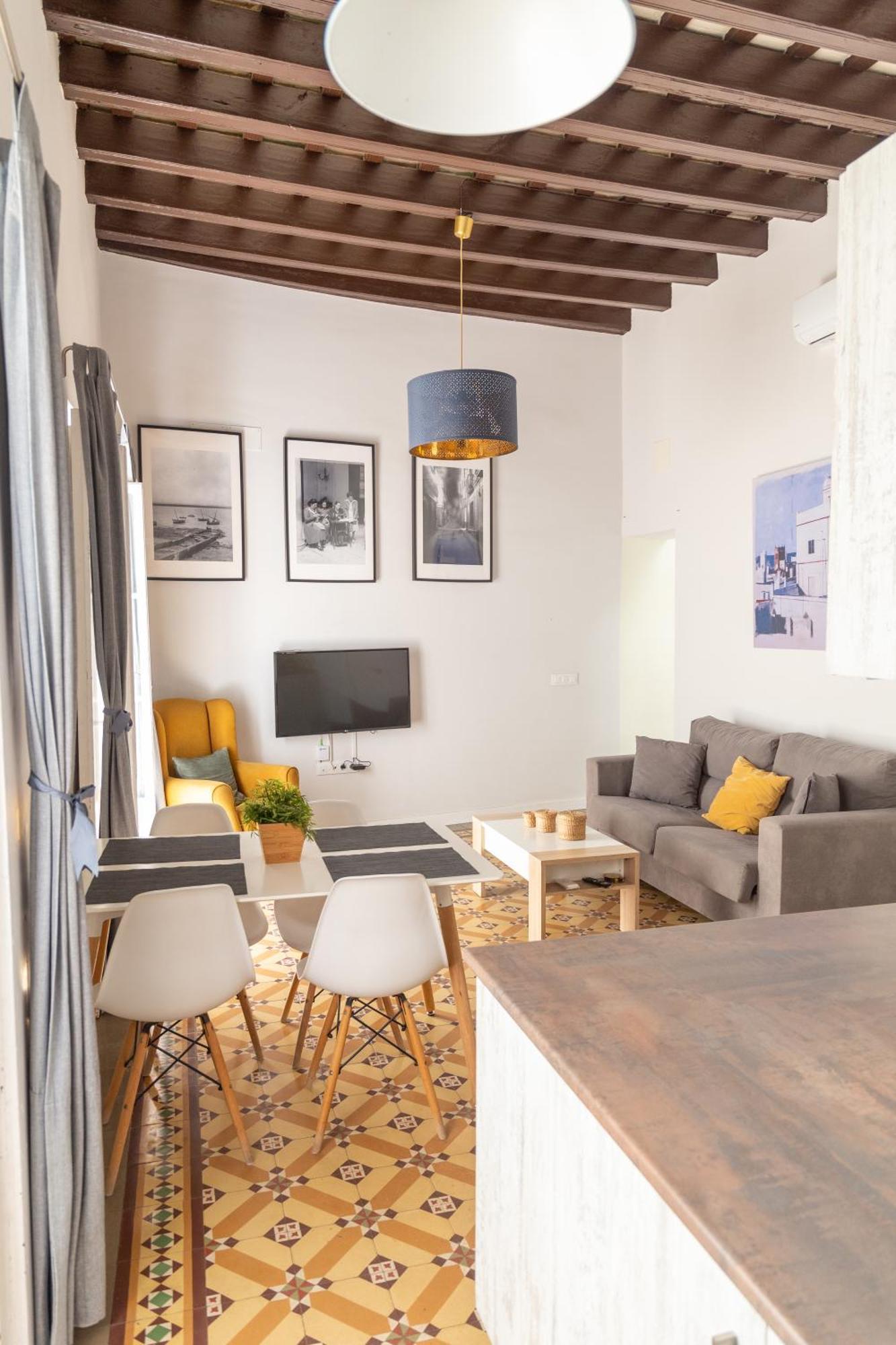 Apartamento The Traveller`s House Levante En El Corazón De Wifi Cádiz