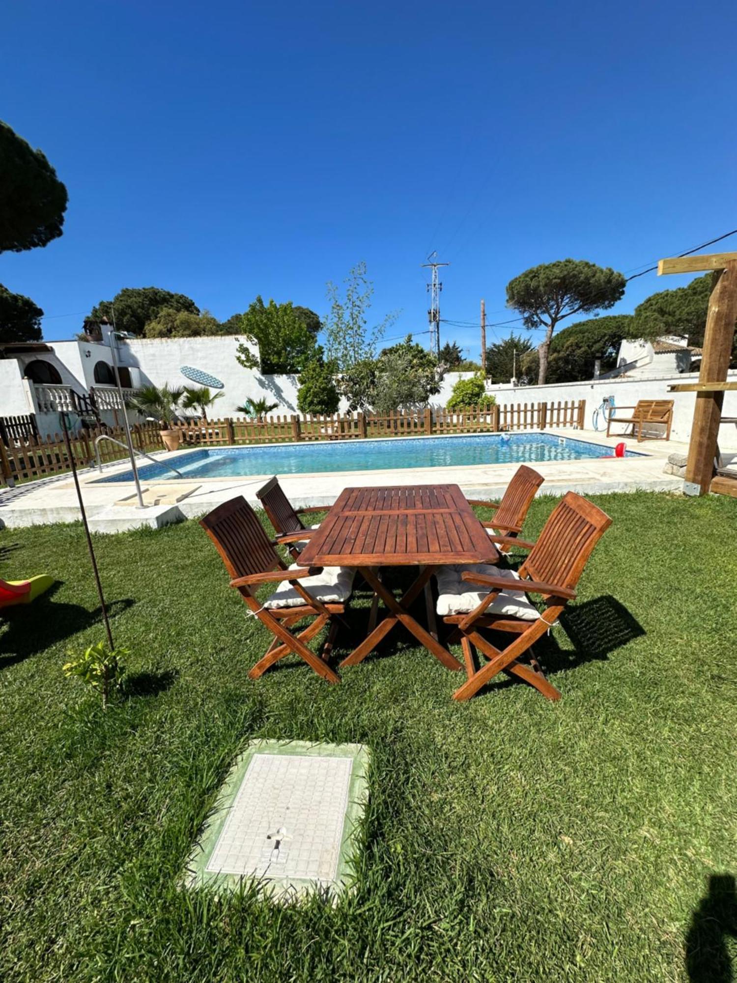 Paraiso De La Luz 7 Bedrooms, Swimming Pool & 4 Bathrooms *