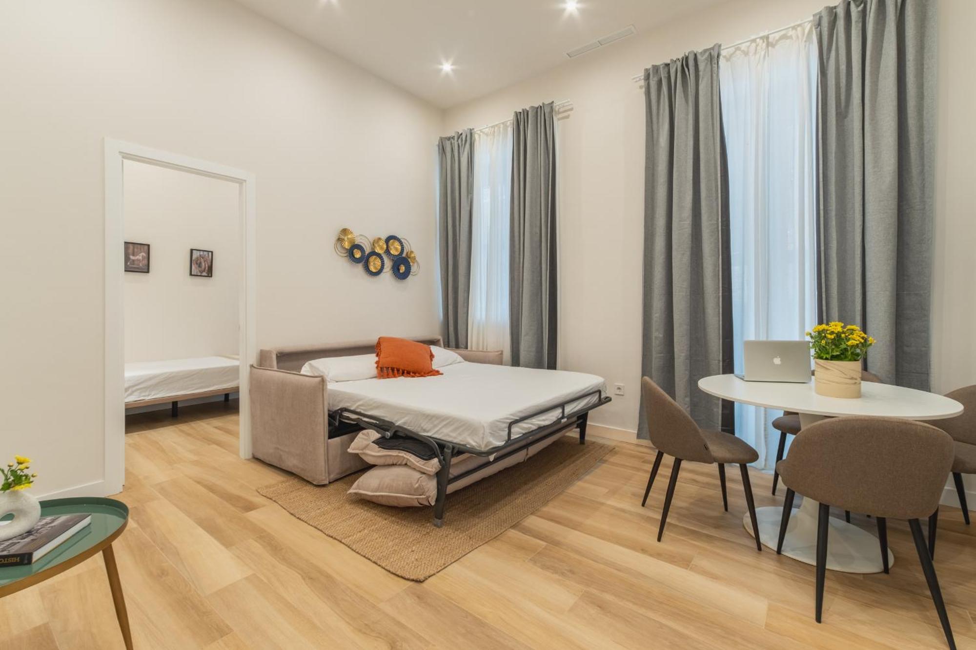 Qe Apartment