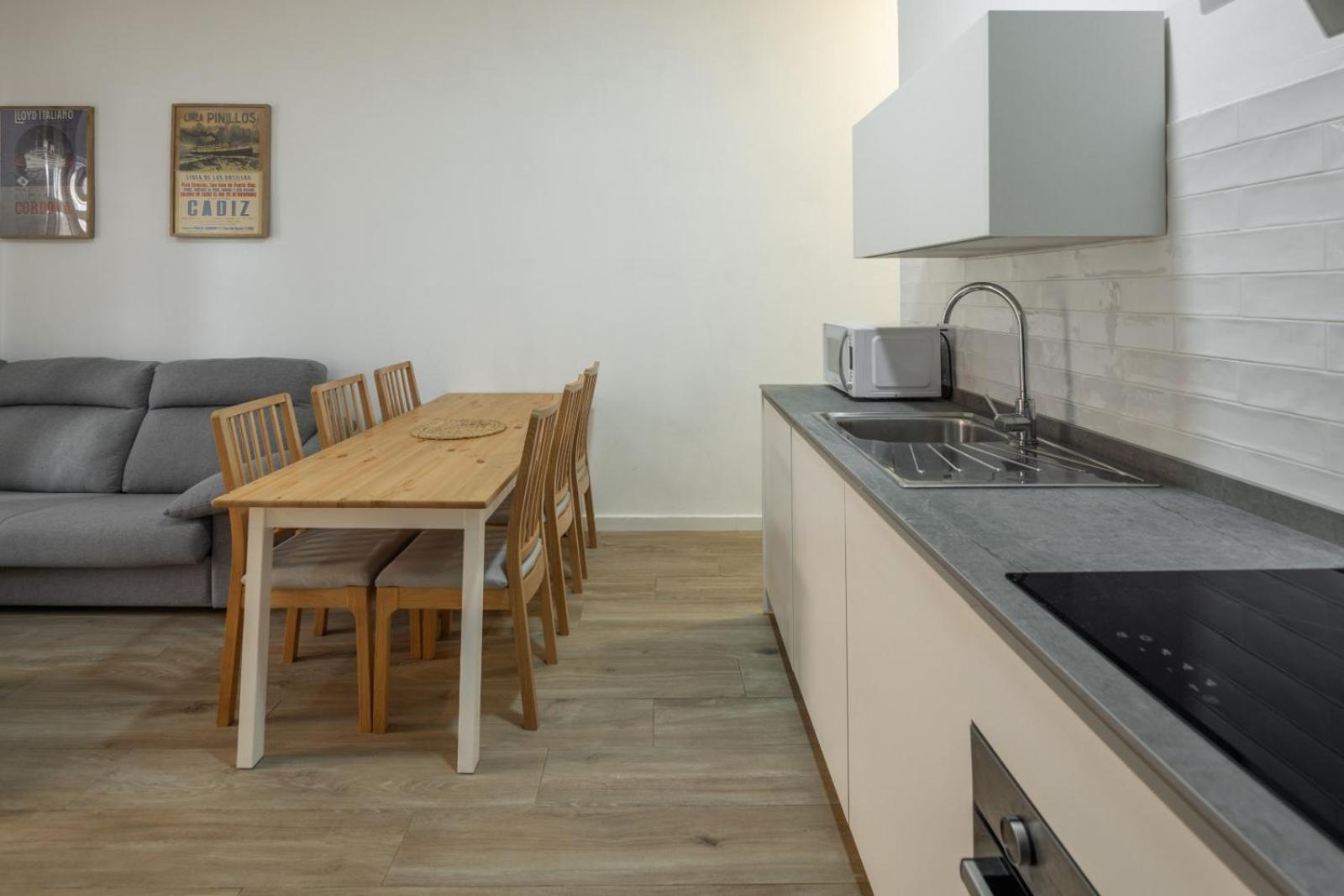 Piso Nuevo En Pleno Centro De Cadiz, Calle Plocia Apartment *