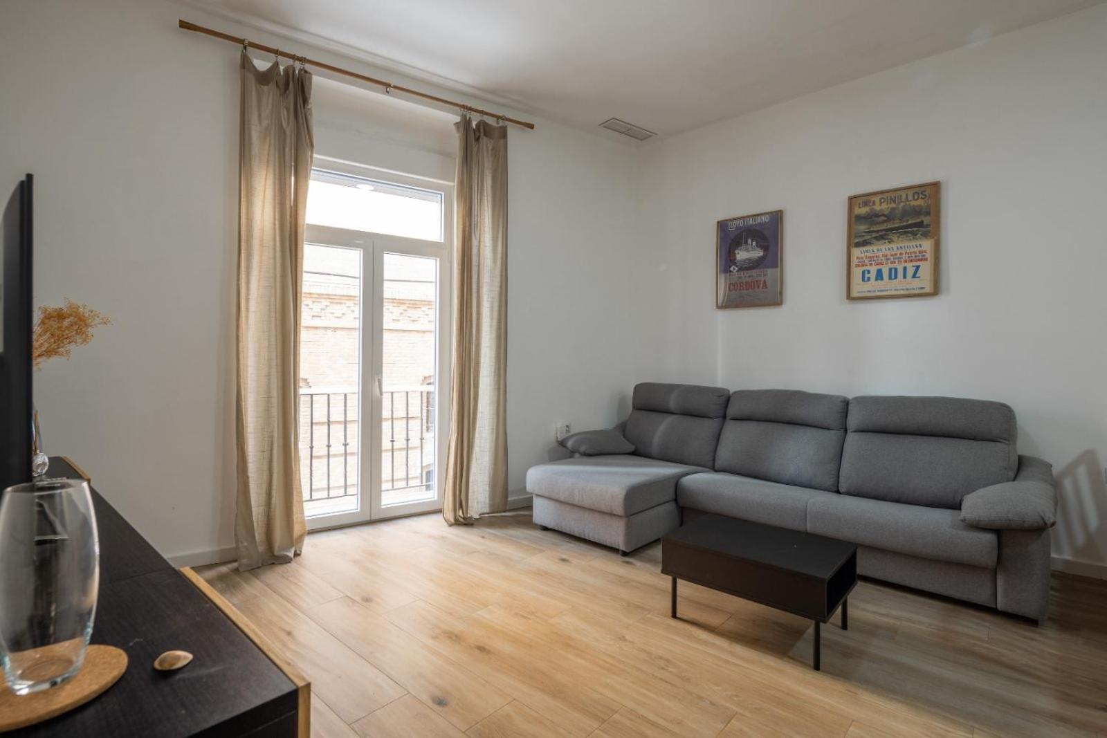 Apartment Piso Nuevo En Pleno Centro De Cadiz, Calle Plocia Cadiz