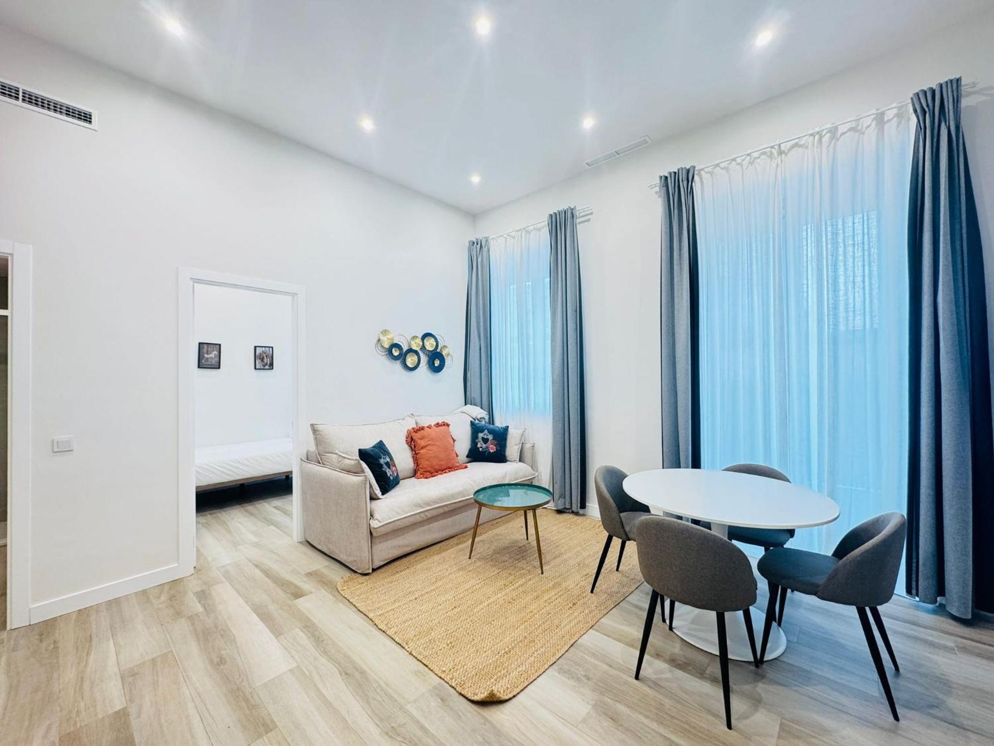 Qe Apartment