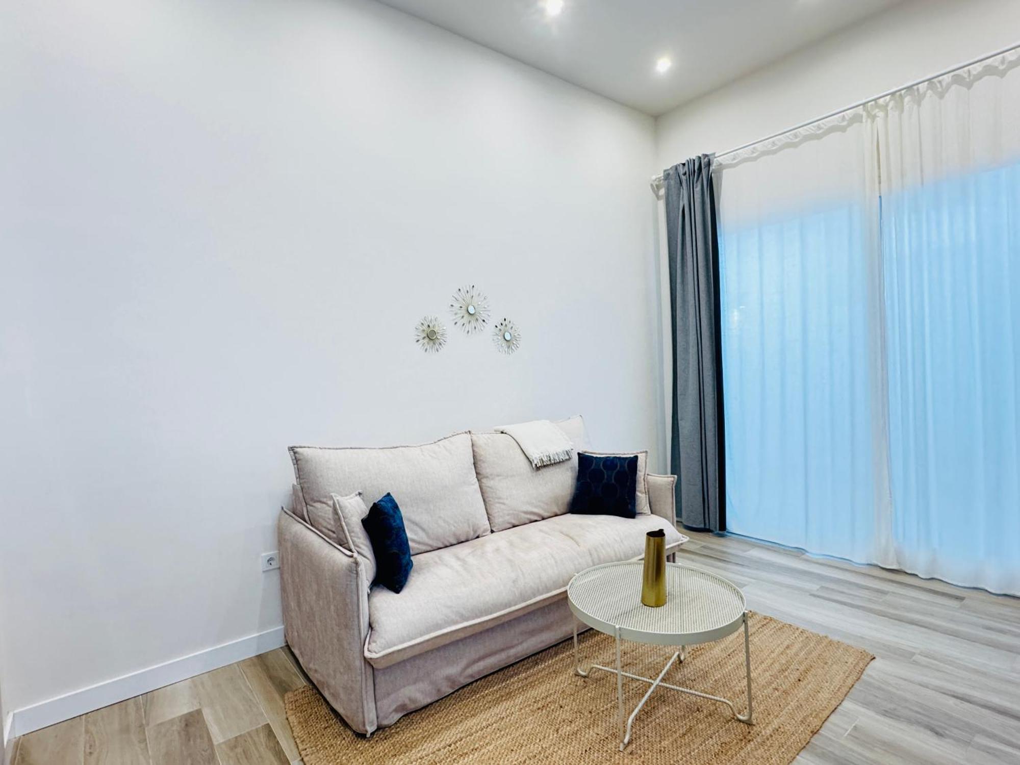 Qe Apartment