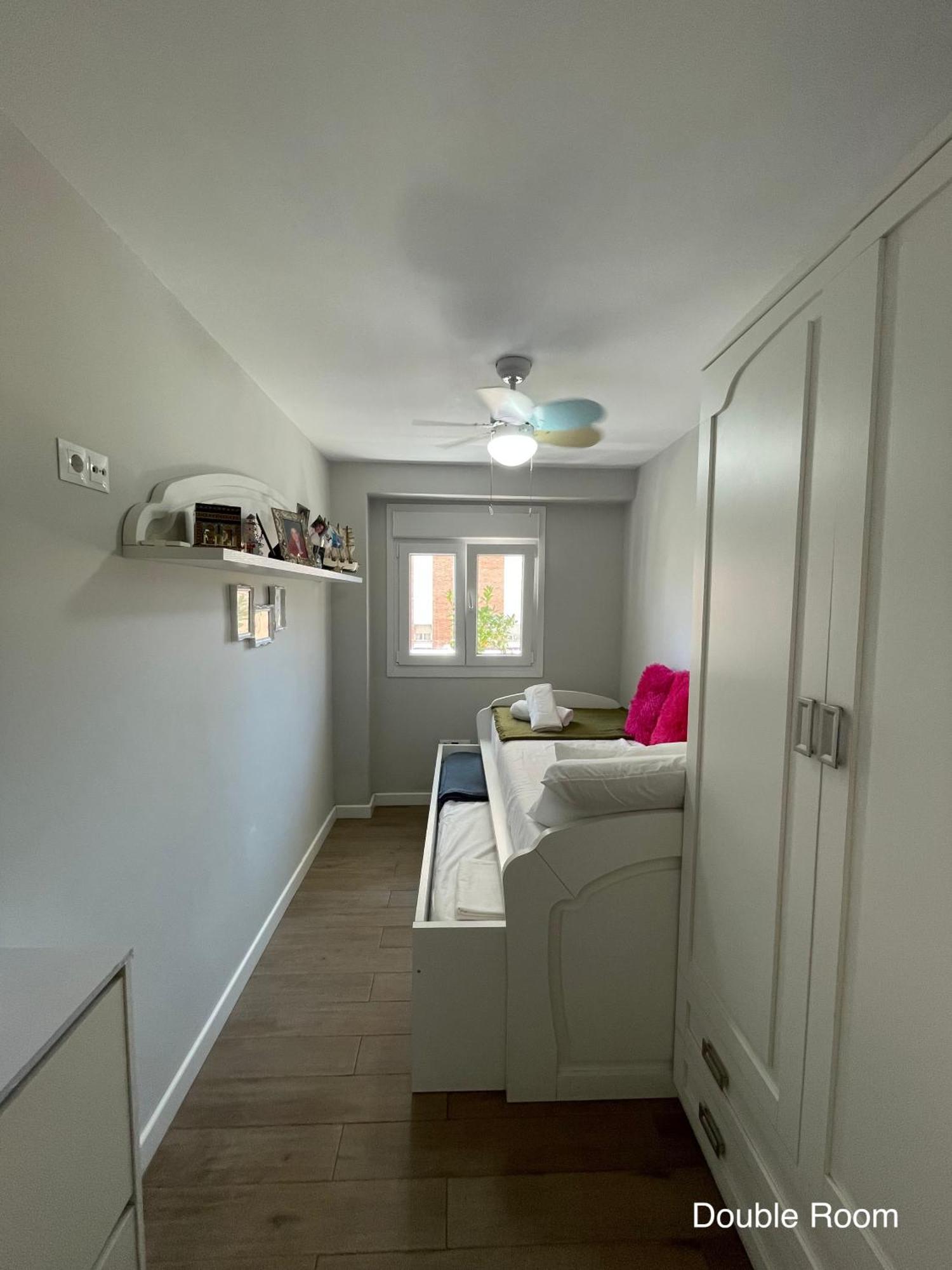 Cozy In Stylish Flat Just Steps From The Habitación en casa particular *