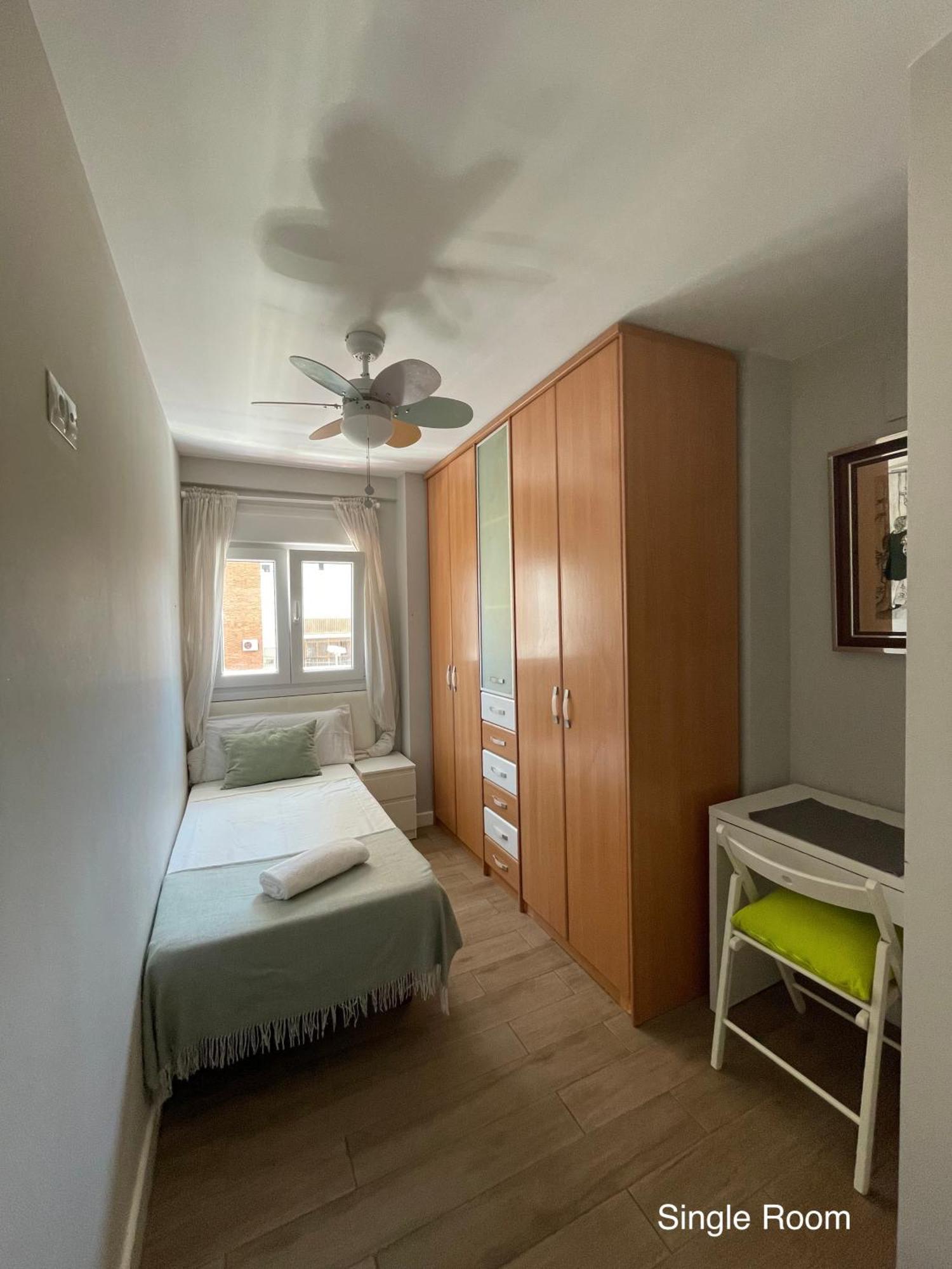 Cozy In Stylish Flat Just Steps From The * Cádiz