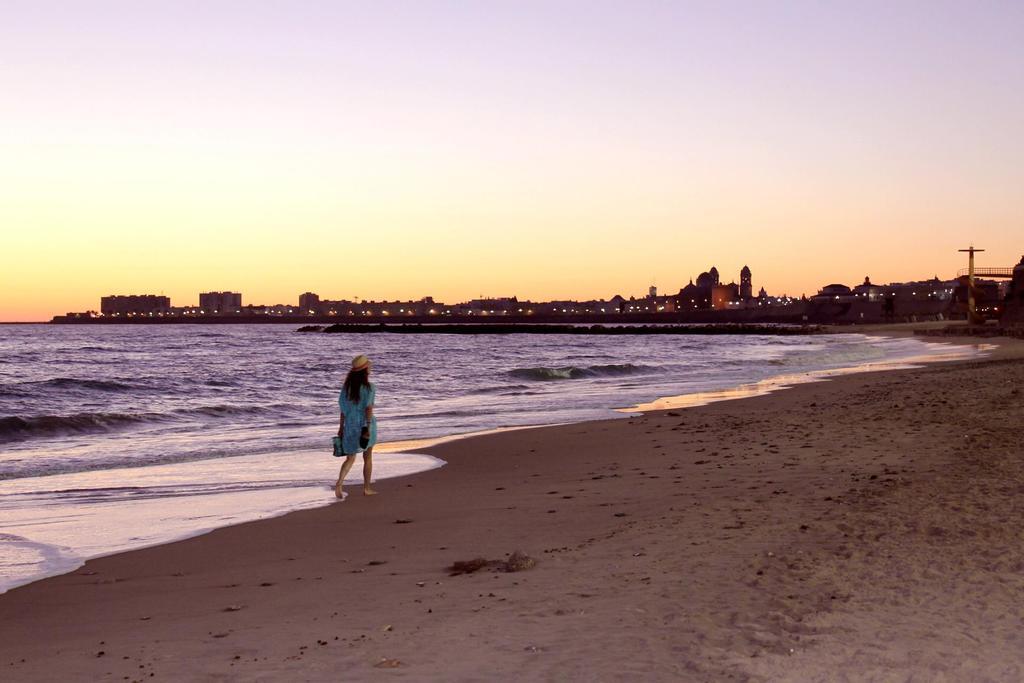 Apartment La Victoria Free Parking By Cadiz4rentals *