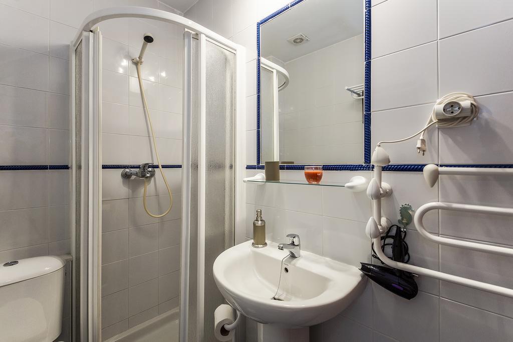 Apartment La Victoria Free Parking By Cadiz4rentals *