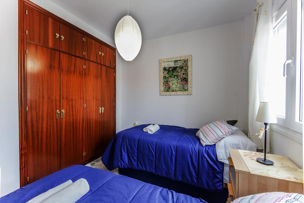 Apartment La Victoria Free Parking By Cadiz4rentals *