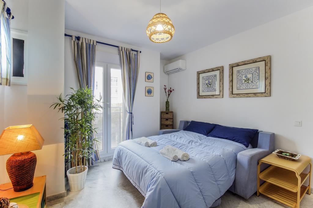 Apartment La Victoria Free Parking By Cadiz4rentals