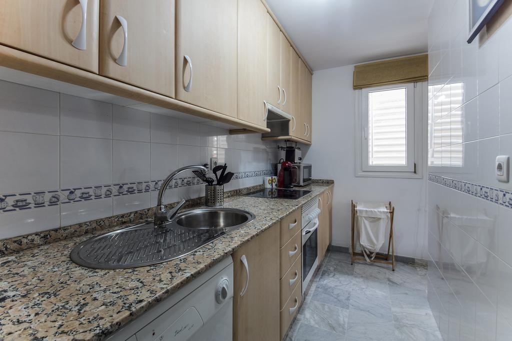 Apartment La Victoria Free Parking By Cadiz4rentals