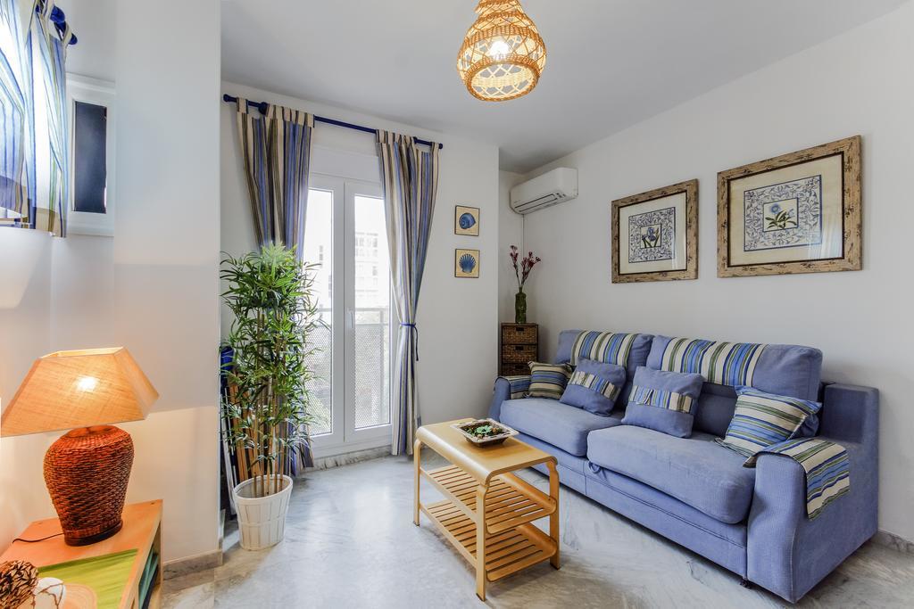 La Victoria Free Parking By Cadiz4rentals