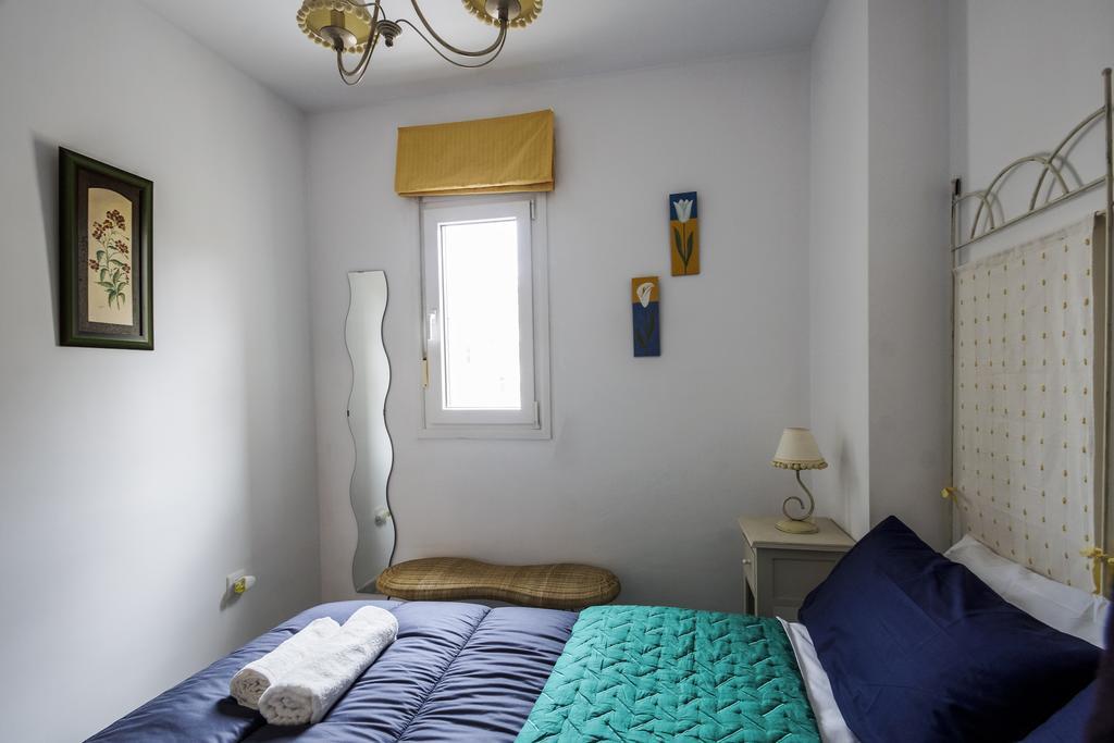 Apartment La Victoria Free Parking By Cadiz4rentals *