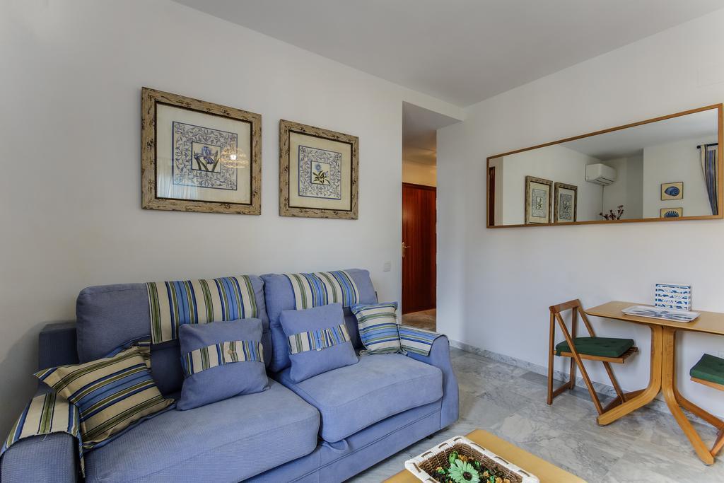 La Victoria Free Parking By Cadiz4rentals