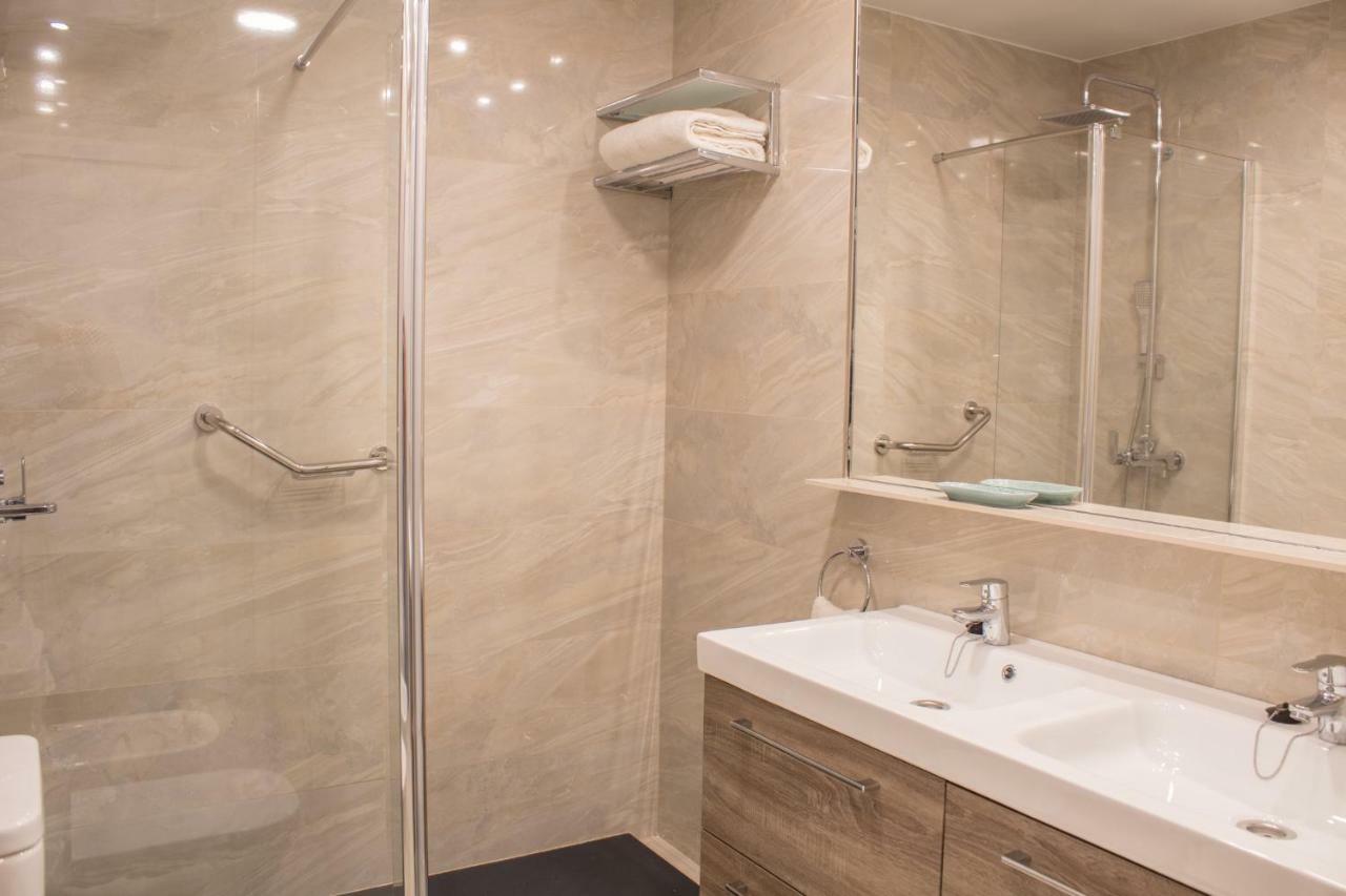 Luxury Yacht Homestay *