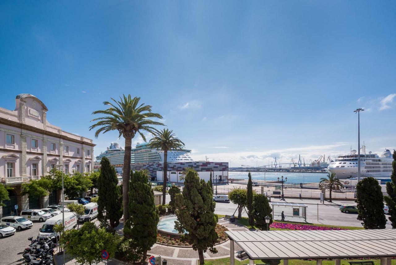 Luxury Yacht Homestay Cadiz