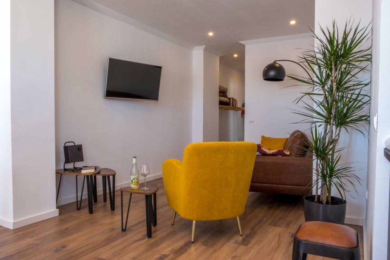 Penthouse, Jacuzzi, Garage For City Cars. Apartamento